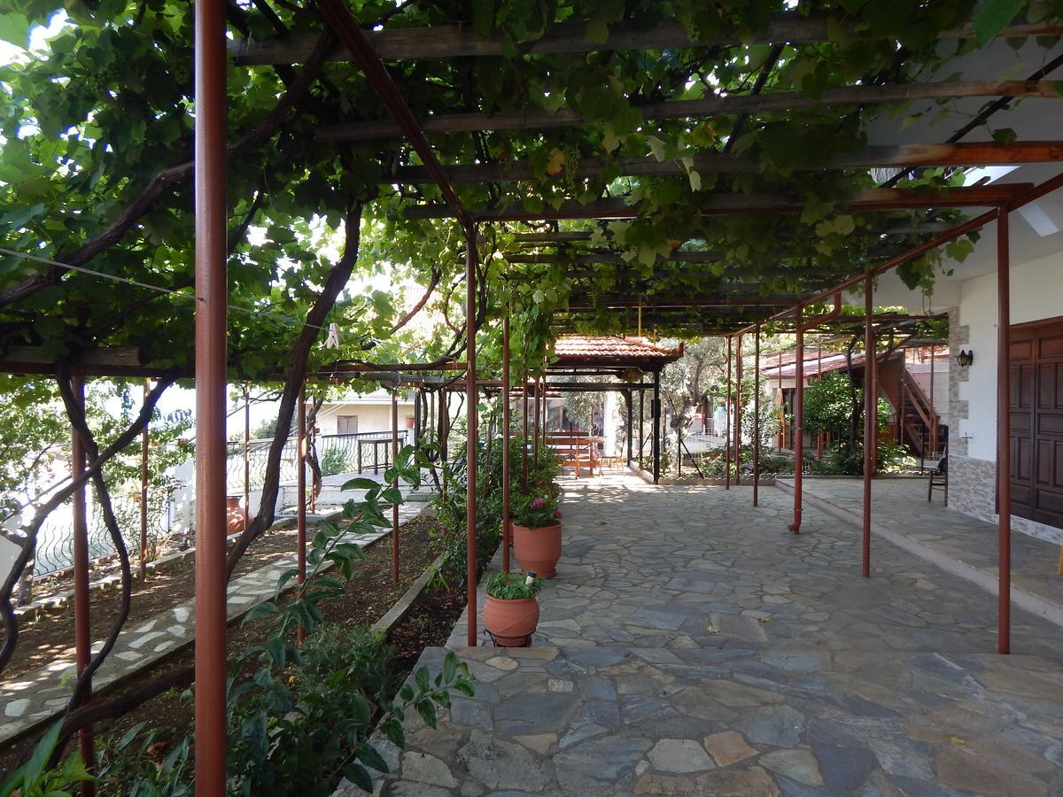 Ktena Apartments Platanias  Eksteriør billede